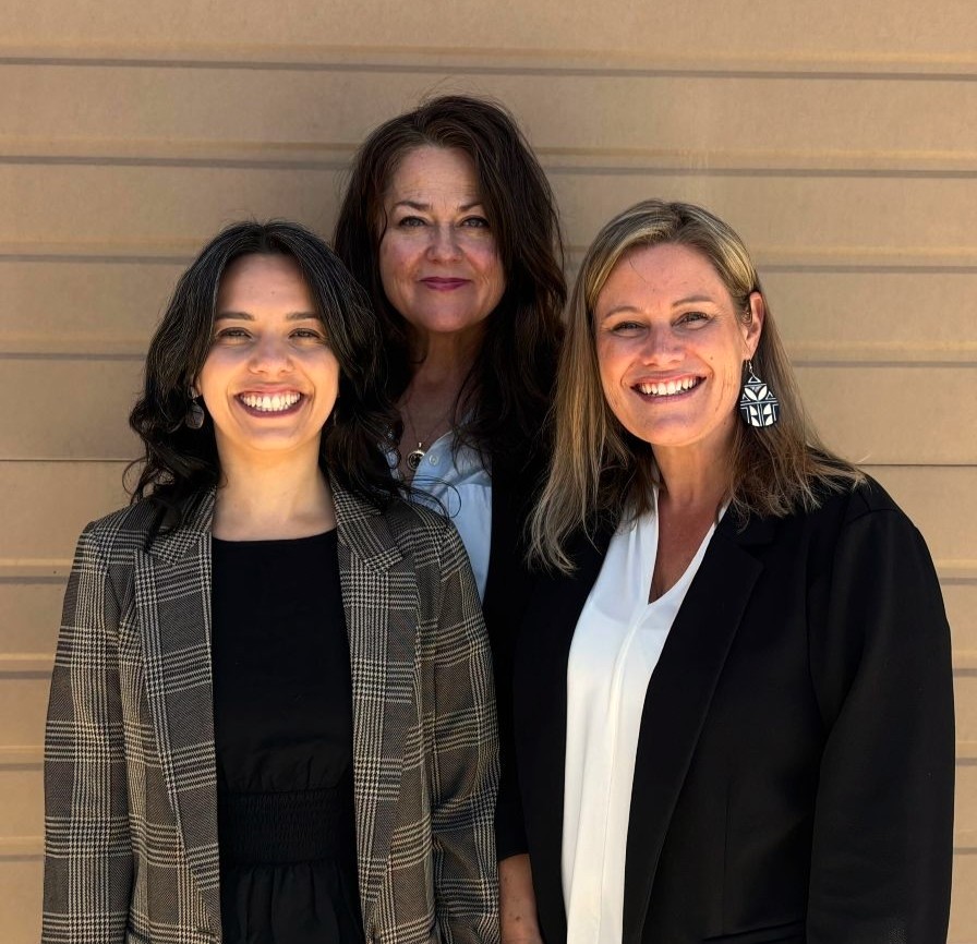 Team photo from left to right: Clara Lopes C Fiuza Borges and Simran Priel; Back: Michelle Morrison